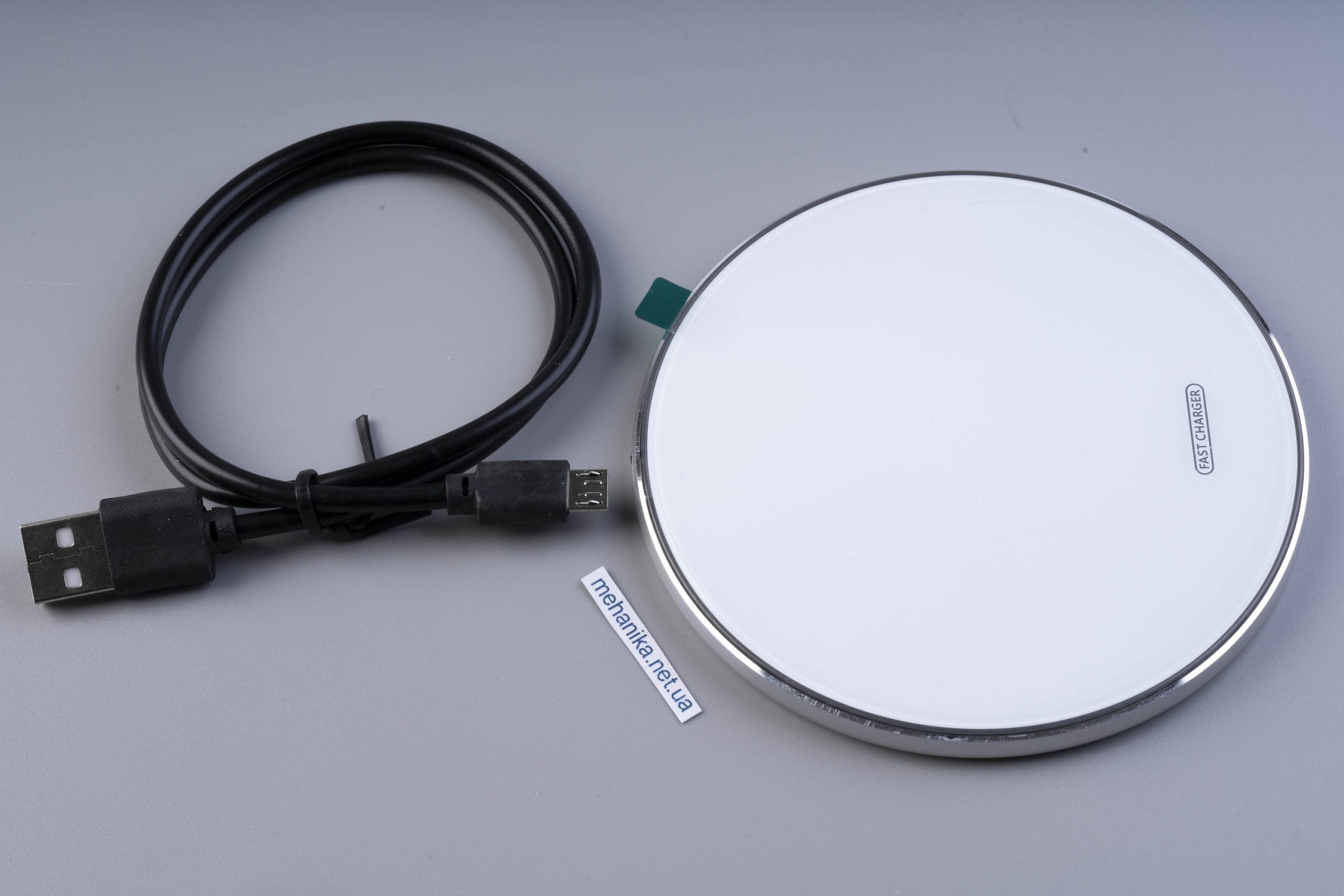 Бездротовий зарядний пристрій з LED індикацією, настільний, microUSB, діаметр 10 см, білий глянець