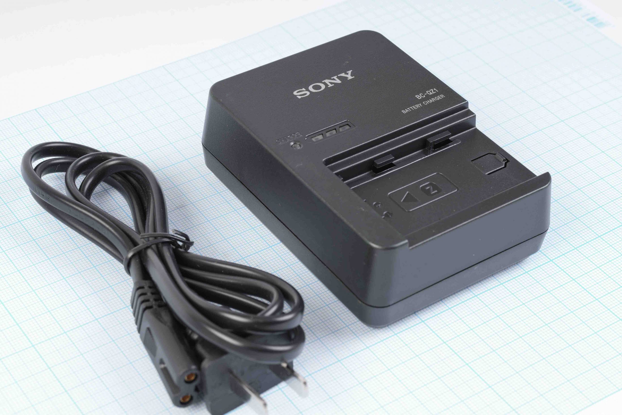Зарядний пристрій Sony BC-QZ1 для акумулятора NP-FZ100, 8.4V/1.6A