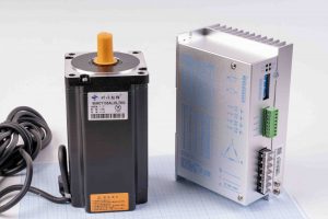 Кроковий двигун трифазний Nema34(86) Times Brilliant 86HCY155AL3S-TK0 12Nm, 4.0А + драйвер DM3522B AC220V, кабель 300 см